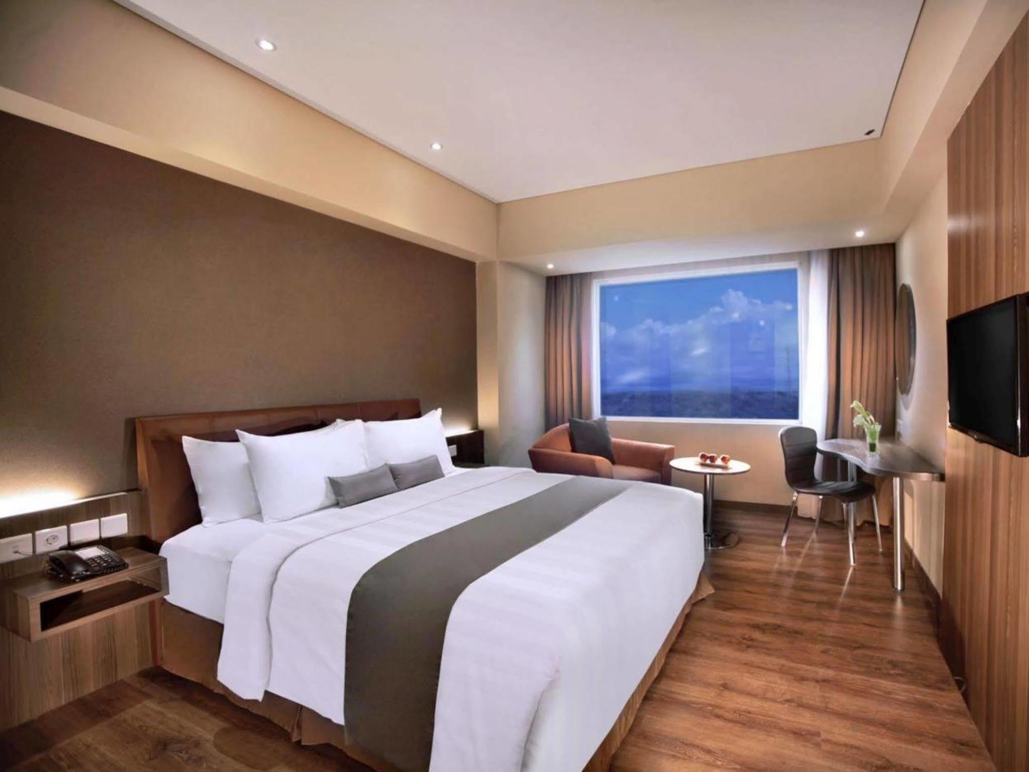 Aston Kupang Hotel & Convention Center Exterior photo